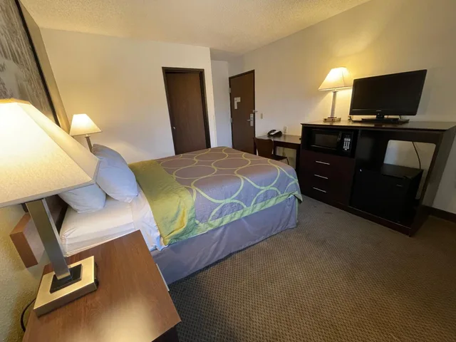 Room, Queen Bed, Studio 1 Hotel and Extended Stay Missoula 10/10