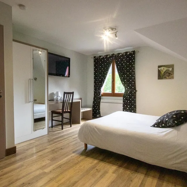غرفة بسرير مزدوج، HOTEL-RESTAURANT LE REGAL 5/7