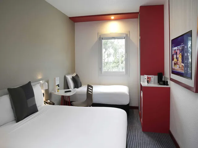 غرفة بسرير كوين، IBIS SYDNEY AIRPORT 2/3