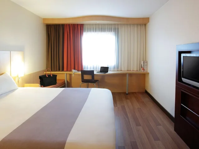 غرفة قياسية بسرير مزدوج، ibis Styles Budapest Heroes Square 3/10