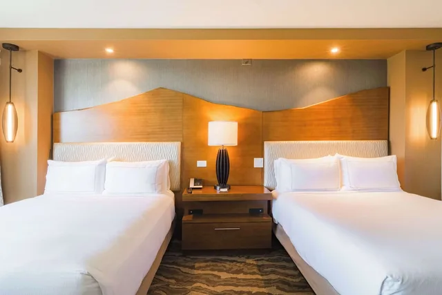 غرفة ديلوكس بسريرين كوين، The Inverness Denver, a Hilton Golf & Spa Resort 5/10