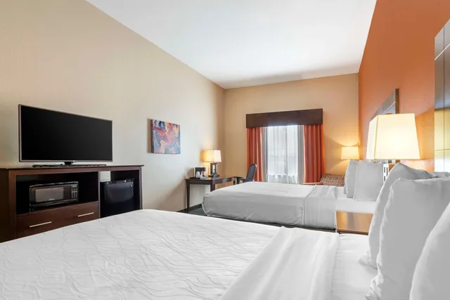 غرفة بسرير كوين، Best Western Plus Longhorn Inn & Suites 2/8