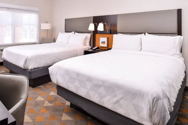 غرفة قياسية بسريرين كوين، Holiday Inn Express Hotel And Suites Dallas Addison 4/5