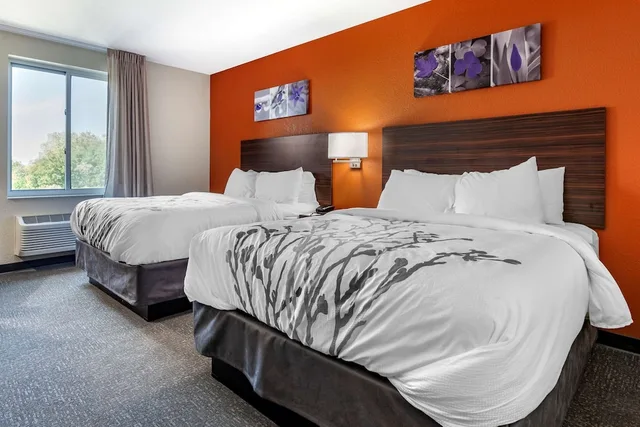 غرفة قياسية بسريرين كوين، Sleep Inn and Suites Lancaster-Platteville 2/6