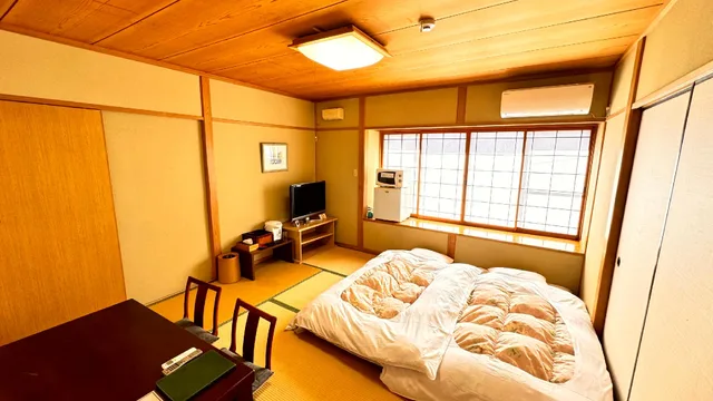 غرفة يابانية في الملحق، Ryokan Yamanami 1/1
