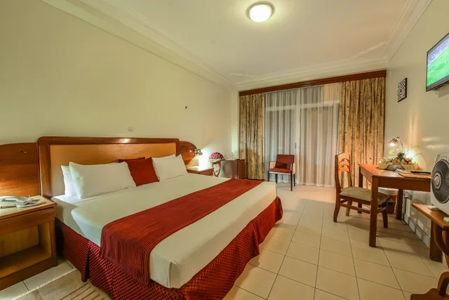 غرفة كومفورت مفردة بسرير كينج، Chez Lando Hotel 1/7