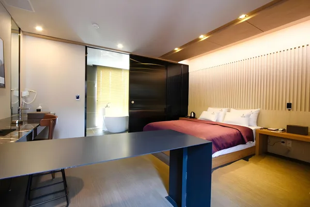 VIP، Louis Boutique Hotel 2/2