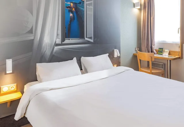 Double room, B&B Hotel Saint Malo Centre 2/4