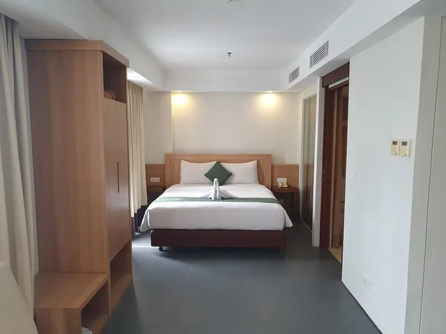 Family, 1 Double and 1 Single Bed, Paragon Hotel Seminyak 2/4