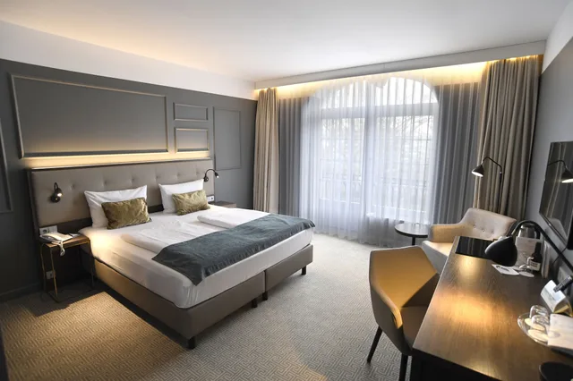 Elegant, Double Bed, Parkhotel Kurhaus Bad Kreuznach 4/9
