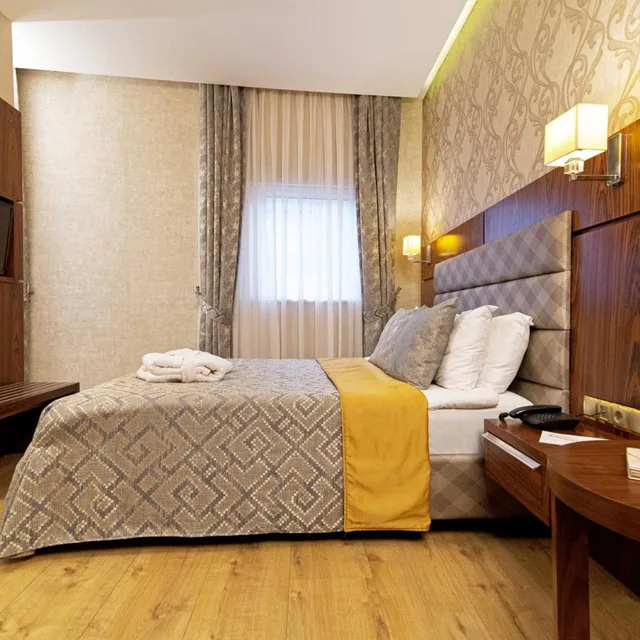 غرفة بسرير مزدوج أو سريرين منفصلين، Midmar Deluxe Hotel 3/10