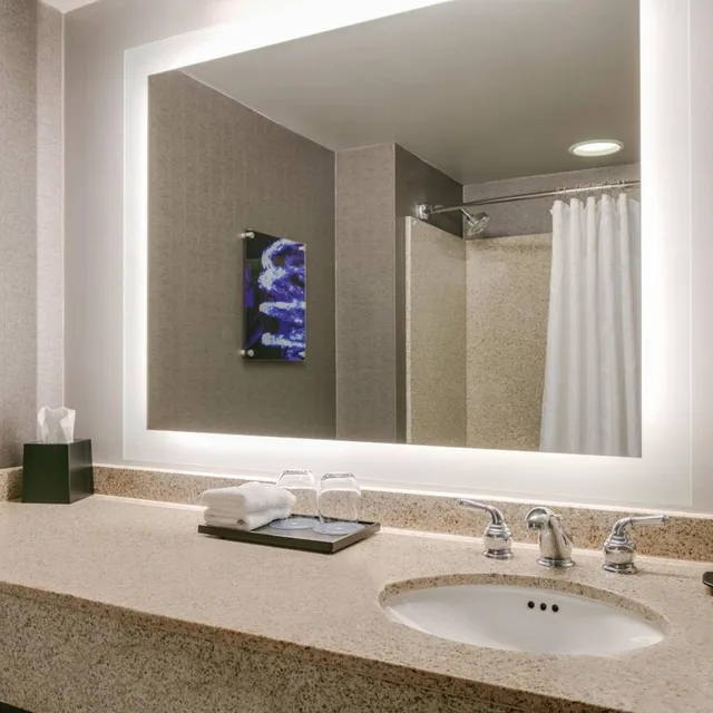 Guest Room, 2 Queen Beds, Club Floor, High Floor، SHERATON OVERLAND PARK HOTEL AT THE CONVENTION CENTER 6/8