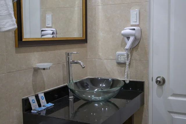 غرفة قياسية رباعية بسرير مزدوج وسريرين منفصلين، Hotel Rojas 9/9