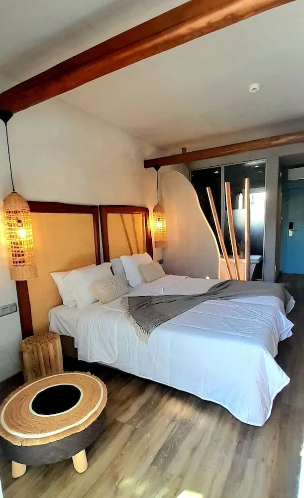 Deluxe, Studio, Queen Bed, SUNRISE VILLAGE 2/10