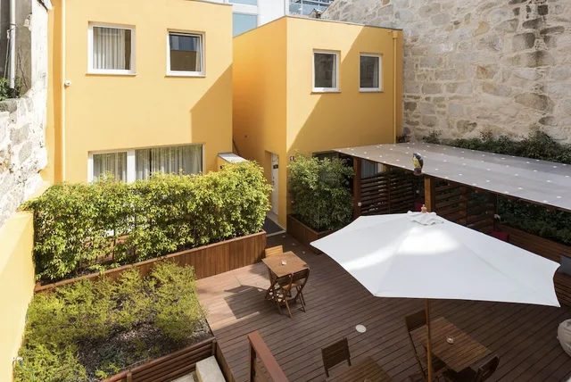 استوديو عائلي بسريرين منفصلين بإطلالة على الحديقة مع أريكة، Bloom House by Sweet Porto 4/5