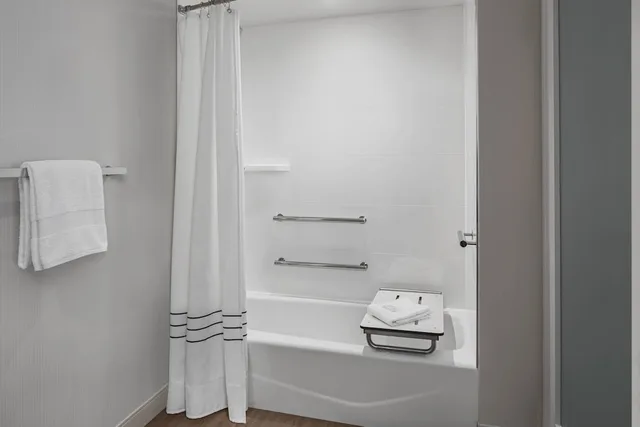 غرفة كلوب بسريرين مزدوجين لذوي الإعاقة، Pleasanton Marriott 2/2