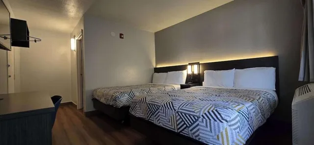 غرفة بسريرين مزدوجين، Motel6 Slidell, LA - New Orleans 4/10