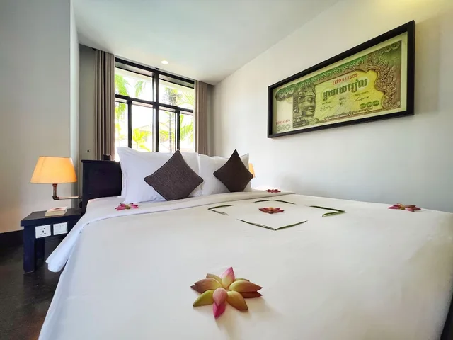 غرفة ديلوكس بسرير كينج بإطلالة على المسبح بشرفة، The Bliss Angkor 8/10