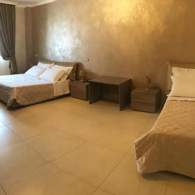 غرفة قياسية ثلاثية، Hotel Riviera Palace 2/5
