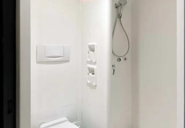 Standard, Double Bed, B&B Hotel Cergy Pierrelaye 2/2
