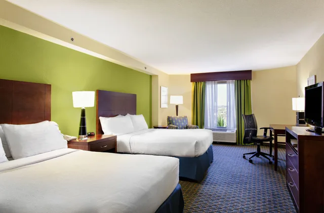 غرفة قياسية بسريرين كوين، Holiday Inn Hotel And Suites Daytona Beach On the Ocean 6/8
