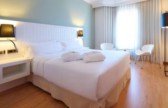 غرفة بريميوم بسرير مزدوج، Hotel Vigo Los Galeones Affiliated By Melia 1/2