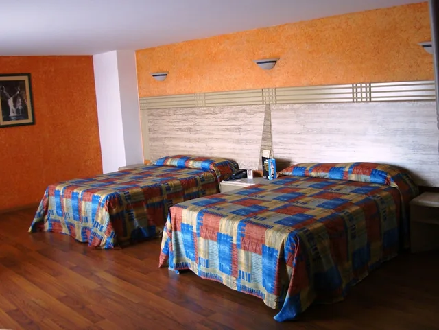 غرفة قياسية بسريرين مزدوجين، Hotel Cervantes 1/2