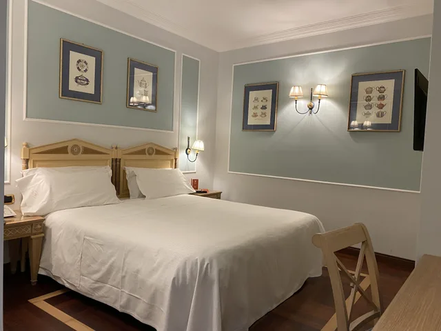 Classic, Double Bed, Palazzo Alabardieri 5/10