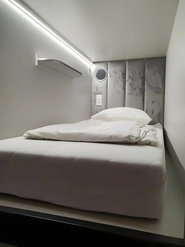 Capsule, Deluxe, Shared Bathroom، Dutchies Hostel 1/2