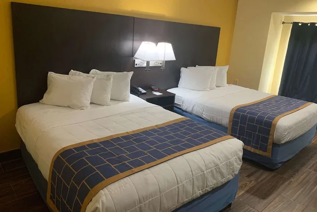 غرفة بسريرين كوين لذوي الإعاقة، Days Inn And Suites By Wyndham Tampa Raymond James Stadium 9/10