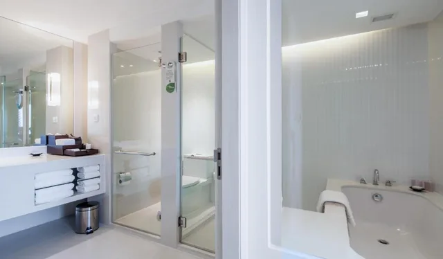 Deluxe, Suite, City View, Centara Watergate Pavilion Hotel Bangkok 2/2