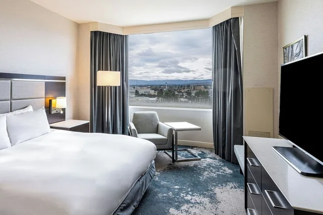 غرفة قياسية بسرير كينج للمدخنين، Grand Bay Hotel San Francisco 2/8