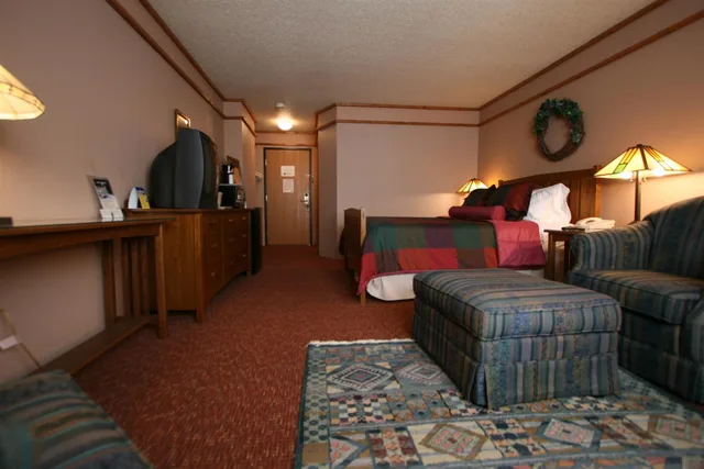 Theme, Suite, Queen Bed, Sofa، Best Western Dodgeville Inn & Suites 1/1