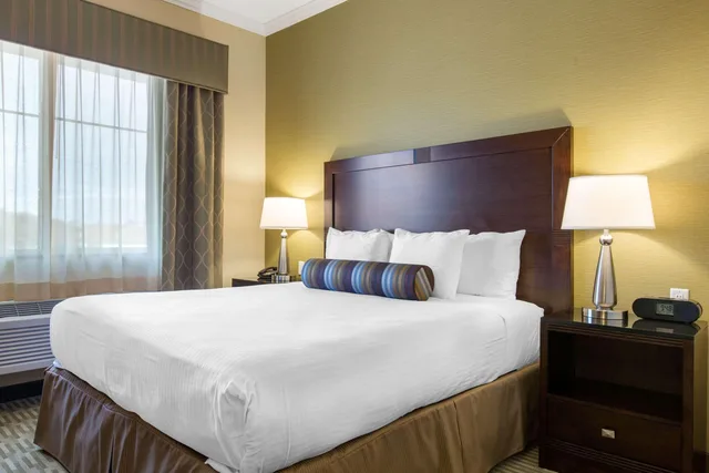 جناح بسرير كينج، The Oaks Hotel And Suites 2/2