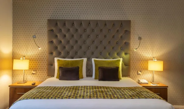 Junior Suite, Hotel Riu Plaza The Gresham Dublin 3/3