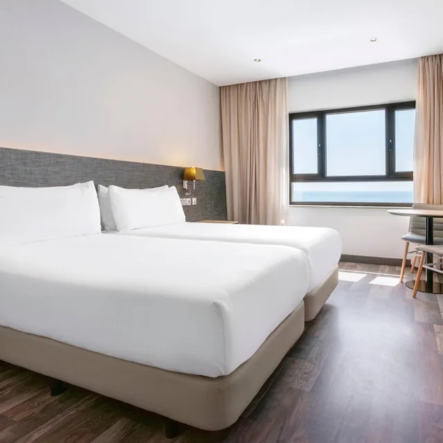 غرفة متصلة سوبيريور بإطلالة على البحر، Hotel Cadiz Paseo Del Mar Affiliated By Melia 1/10