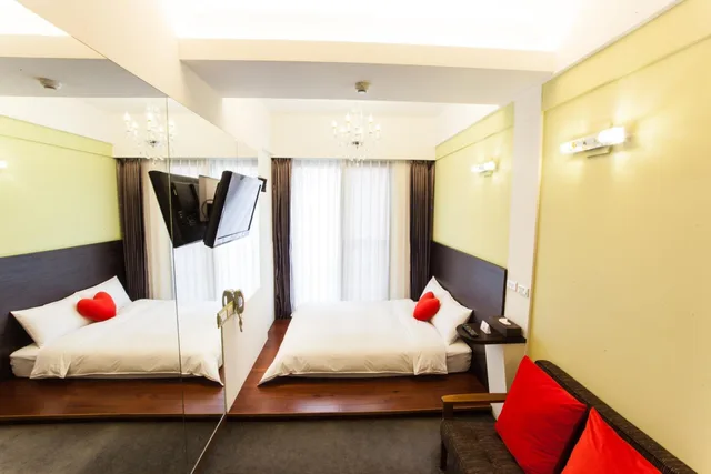 غرفة يابانية بفراش فوتون وسرير مزدوج، Hotel Les Champs Hualien 1/1