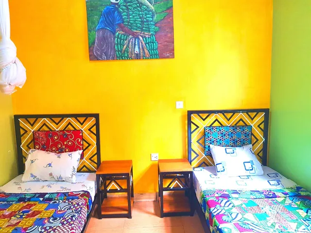غرفة بسريرين منفصلين بحمام مشترك، Yambi Guesthouse 2/4