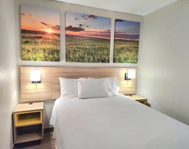 Room, Double Bed, Days Inn by Wyndham McAllen 4/5