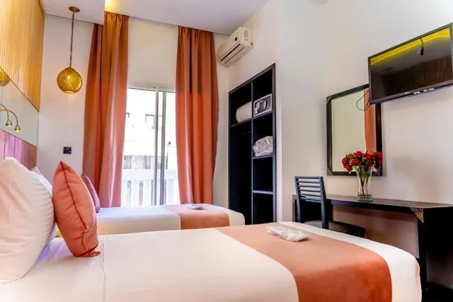 غرفة قياسية بسريرين منفصلين، Hotel Les Ambassadeurs 1/7