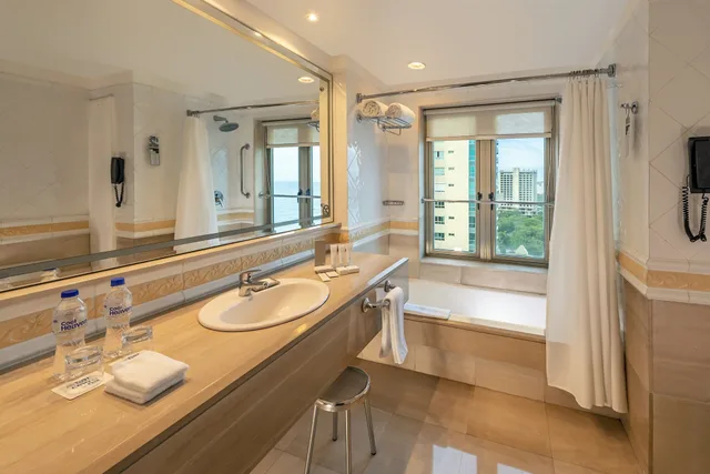Master, Suite, Single, King Bed, Ocean Front, Catalonia Santo Domingo 7/8