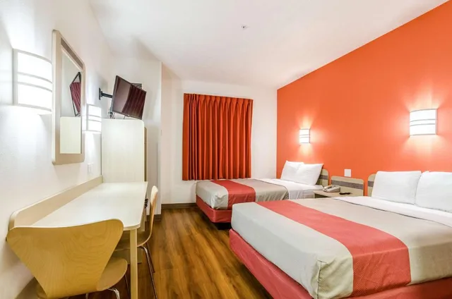 2 Full Beds - Non-Smoking، Motel 6 Kearney, NE 4/10