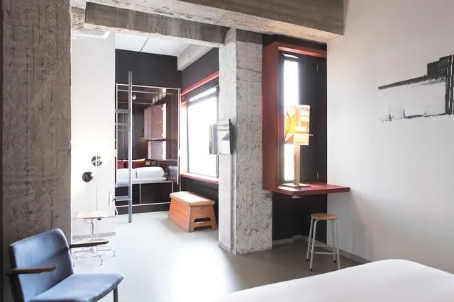 غرفة رباعية بسريرين مزدوجين بحوض استحمام، Volkshotel Amsterdam 3/3