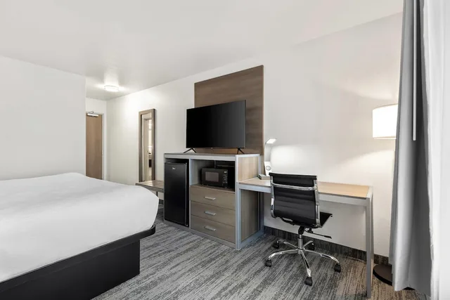 غرفة قياسية بسرير كينج، Quality Inn Kodiak, AK 9/10