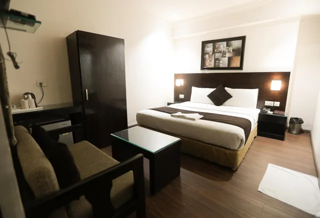 غرفة تُحدَّد عند الوصول، Anr Hotels 1/2