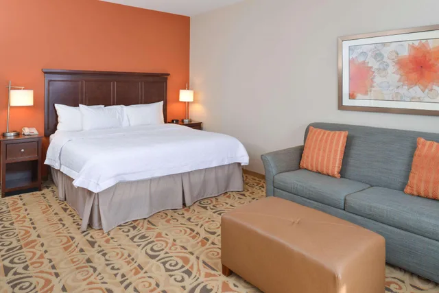 Studio, King Bed, Hampton Inn And Suites Ocala 3/4