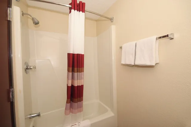 جناح بسريرين كوين، Red Roof Inn Gaffney 5/5