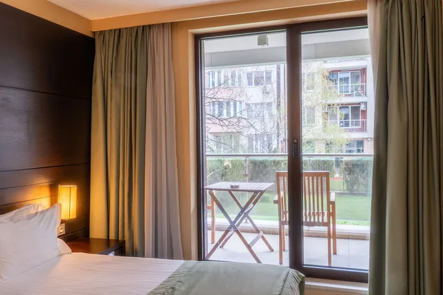 شقة بسرير كوين بشرفة بغرفة نوم واحدة بمطبخ صغير، Best Western Plus Olives City Hotel 3/7
