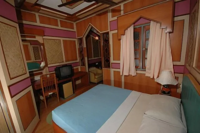 Standard, Double Bed, Shari-La Island Resort 1/1