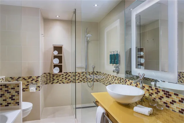 غرفة بسرير كينج، Hilton Frankfurt Airport 7/8